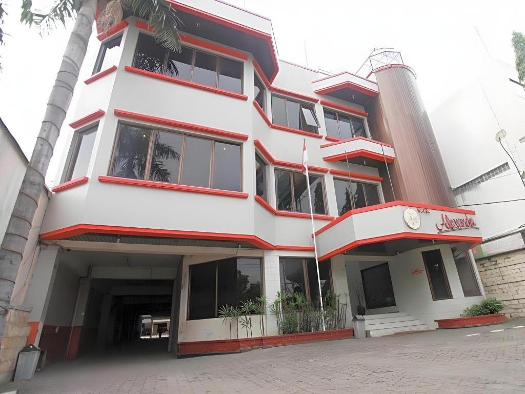 Alexander Hotel Tegal Exterior foto