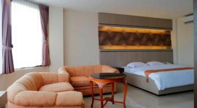 Alexander Hotel Tegal Exterior foto