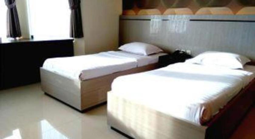 Alexander Hotel Tegal Exterior foto